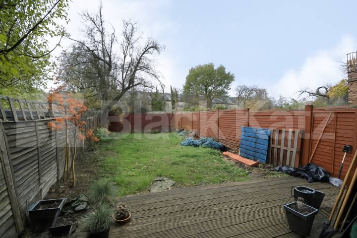 Bright 2-bed garden flat on Priory Road N8 with modern interiors and garden Priory Road, Muswell Hill 